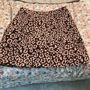 Cheetah print loft size 6P skirt